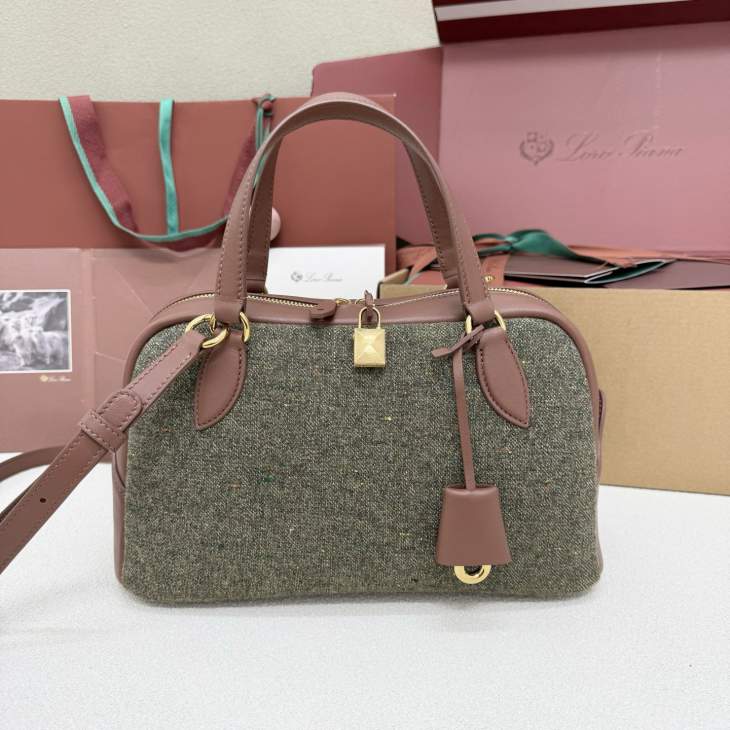 Picture of Loro Piana Handbags _SKUfw223689629fw